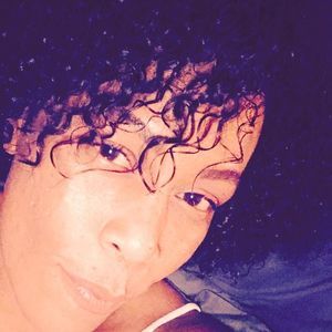 Meet your Posher, Desiree